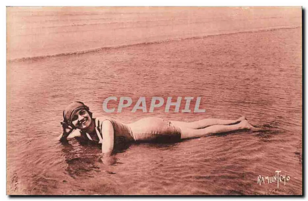 Vrouw in badpak — op de strand van Châtelailly — uitgegeven door Ramuntcho - Voorkant