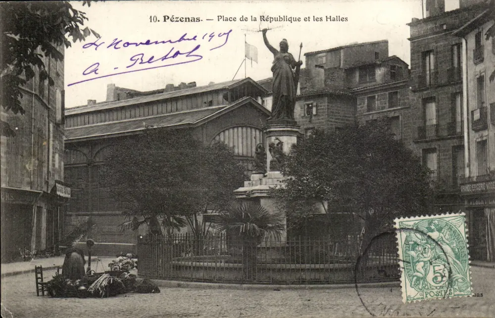 Pézenas — Place de la République und die Halles — unbekannter Verlag, Nr. 10 - Vorderseite