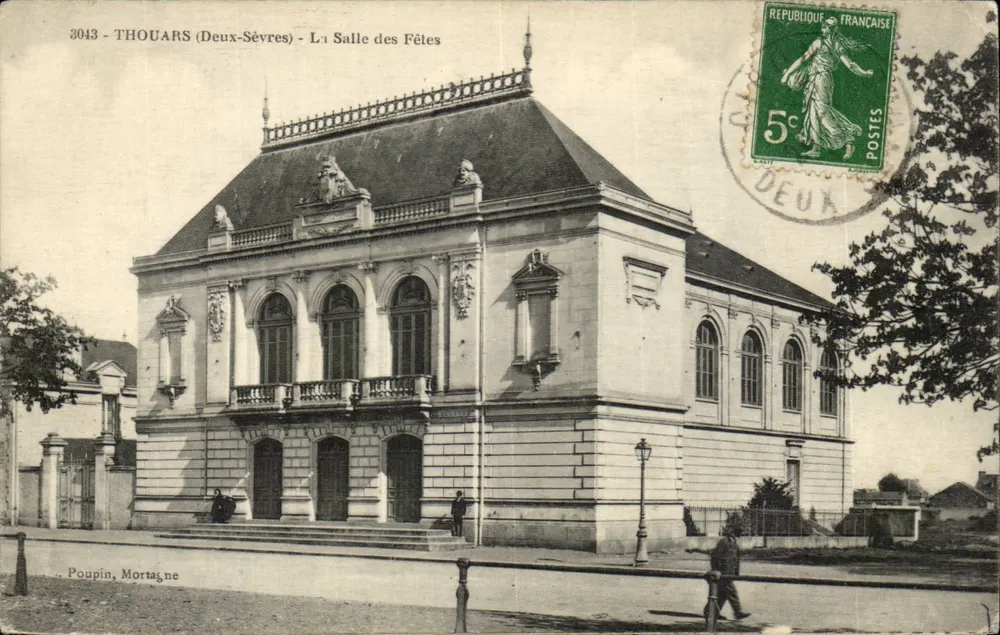 Thouars (Deux-Sèvres) - A Sala das Festas — Poupin, Mortagne, n°3043 - Frente