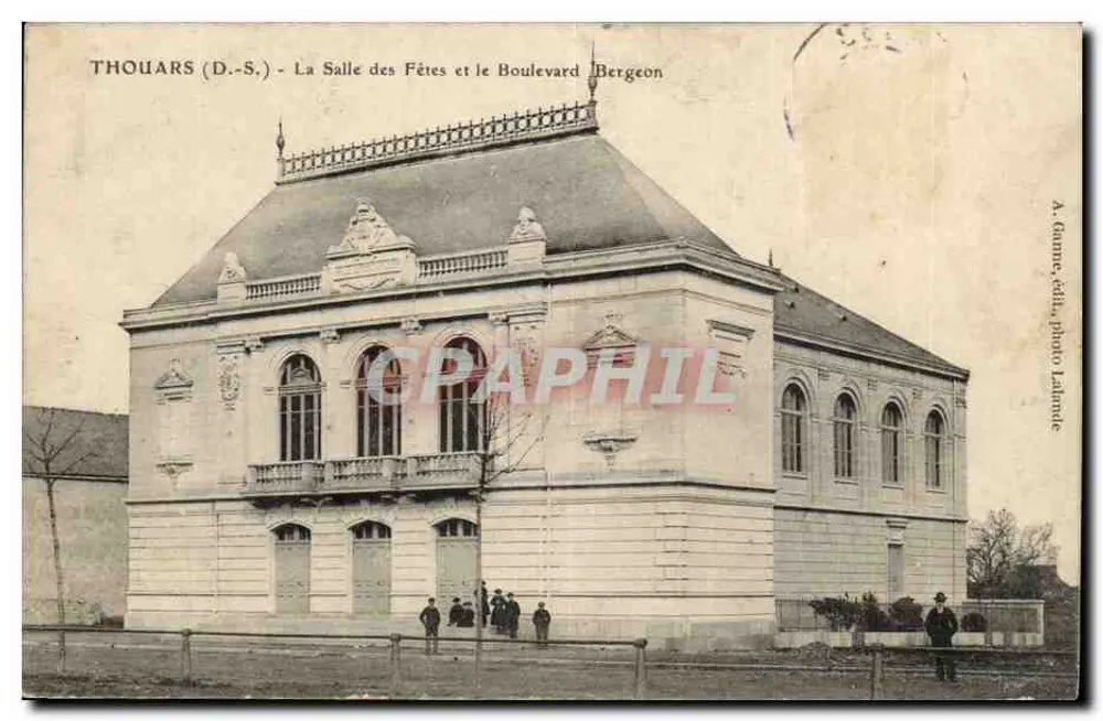 Thouars (D.-S.) - Saal der Feierlichkeiten und Boulevard Bergeon — A. Lanne, Verlag Lalmade - Vorderseite