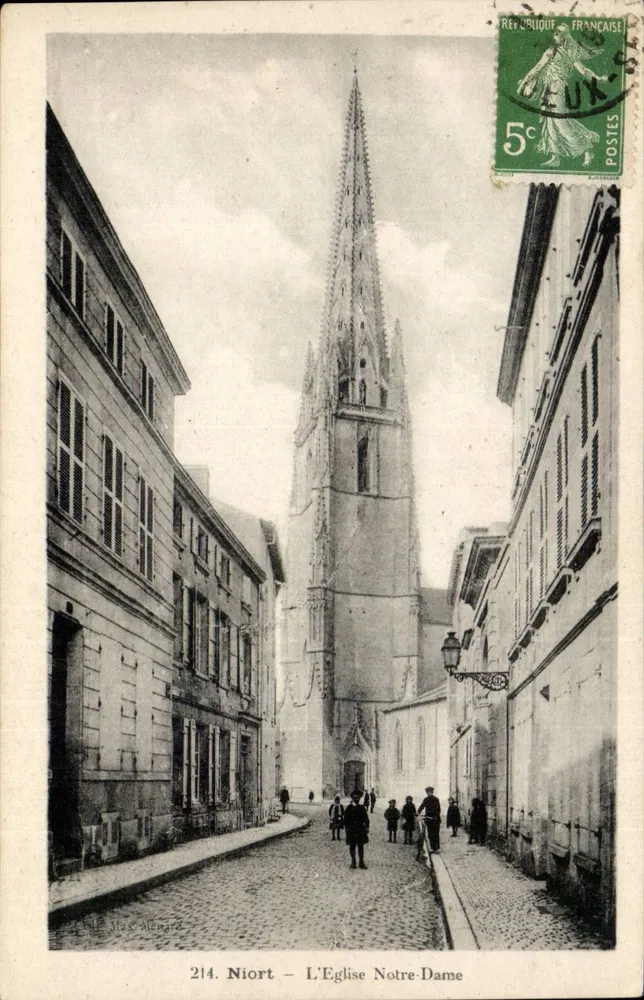 Niort — A Igreja de Nossa Senhora — Editor Max Alzina, n° 214 - Frente