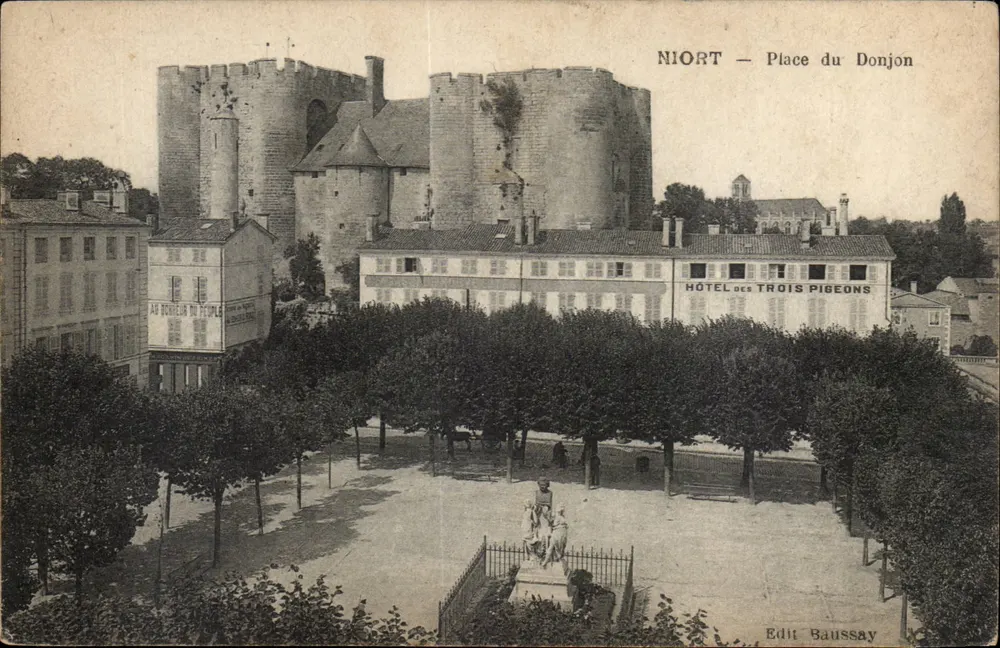 Niort — Place du Donjon — Edit Baussay - Vorderseite