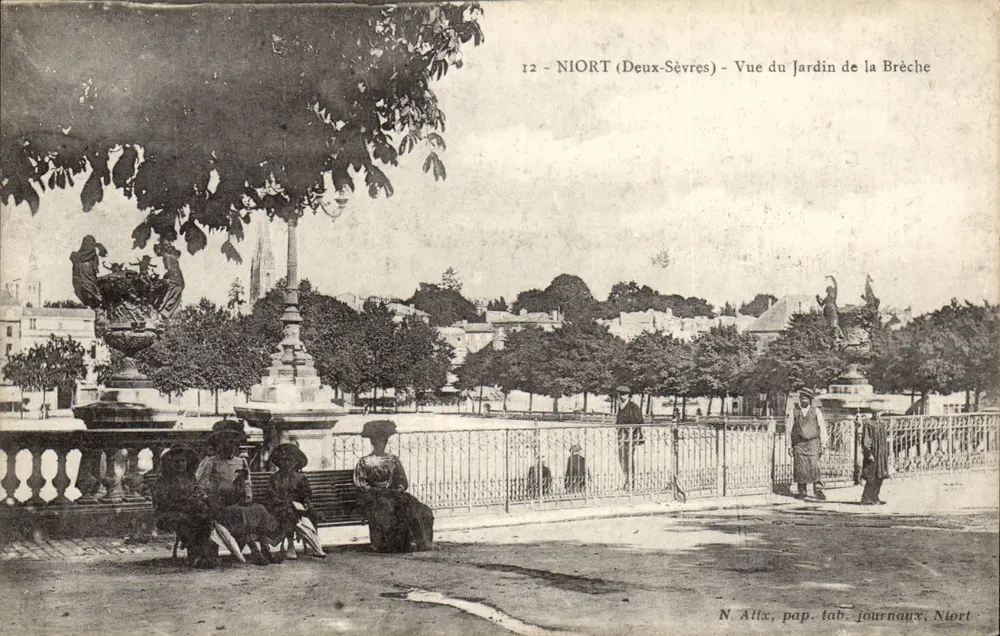 Niort (Deux-Sèvres) — Visão do Jardim da Brèche — N. Allo, pap. tab. jornais, Niort - Frente