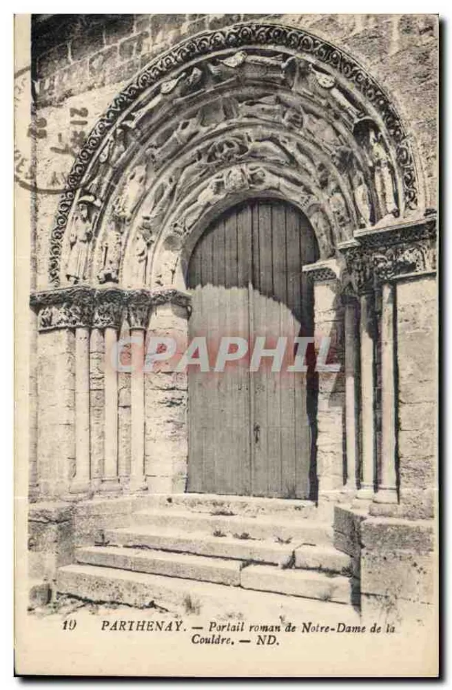 Parthenay — Römisches Portal der Notre-Dame de la Coulâtre — n°19 - Vorderseite