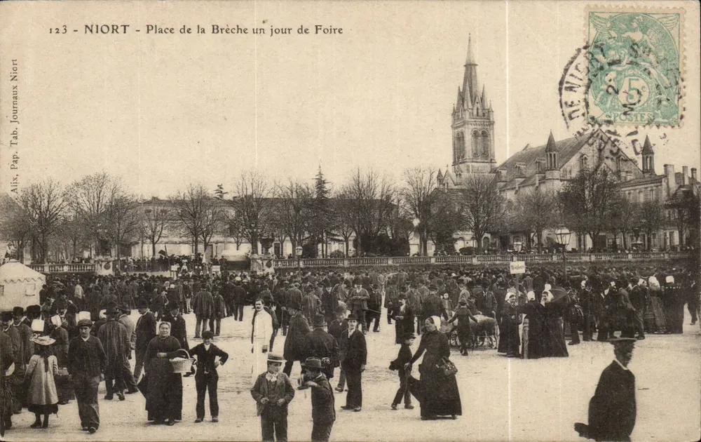 Niort - Place de la Brèche an einem Markttag — Journaux Niort, Nr. 123 - Vorderseite