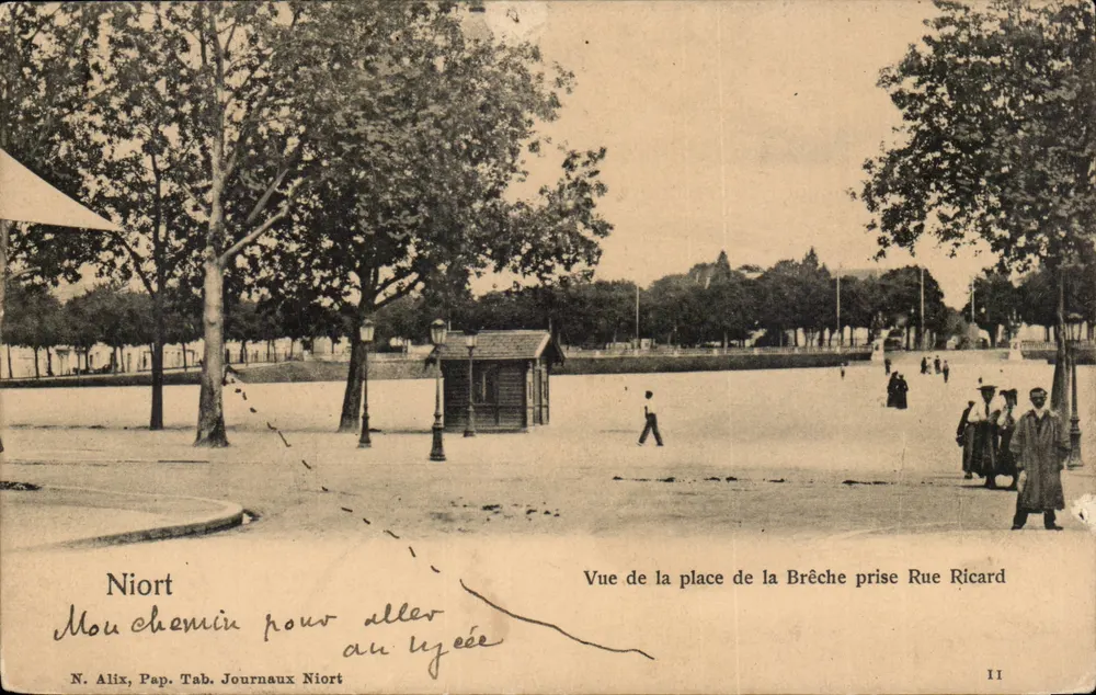 Niort — Ansicht der Place de la Brêche aus der Rue Ricard — N. Alix, Pap. Tab. Journaux Niort, Nr. 11 - Vorderseite