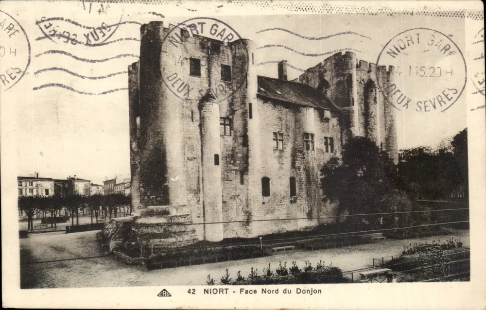 Niort - Noordzijde van het Kasteel — uitgever: UR DES ARTS PHOTOGRAPHIQUES - STRASBOURG - Voorkant