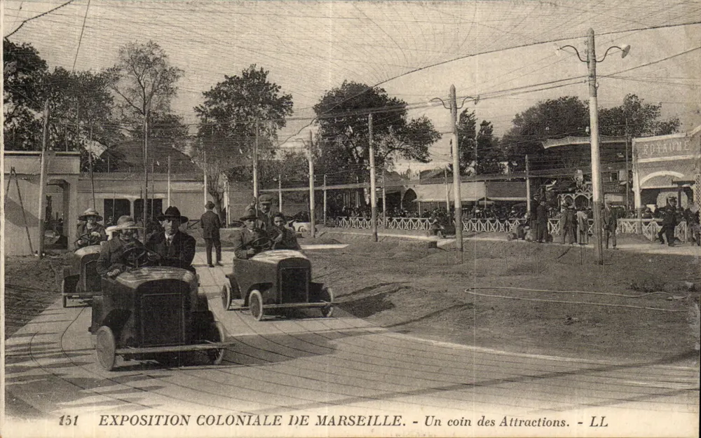 Kolonialausstellung von Marseille — Ein Eckbereich der Attraktionen — LL - Vorderseite