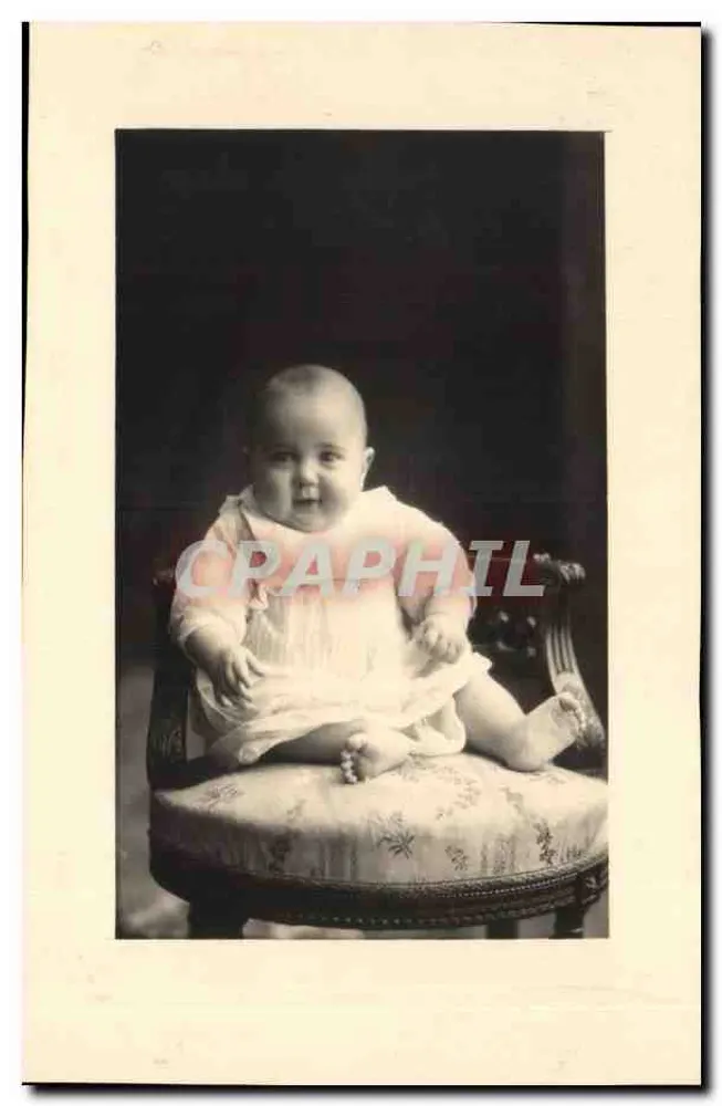Baby auf einem geschnitzten Stuhl — Photographie — Jean Polette, Châteauneuf, September 1923 - Vorderseite