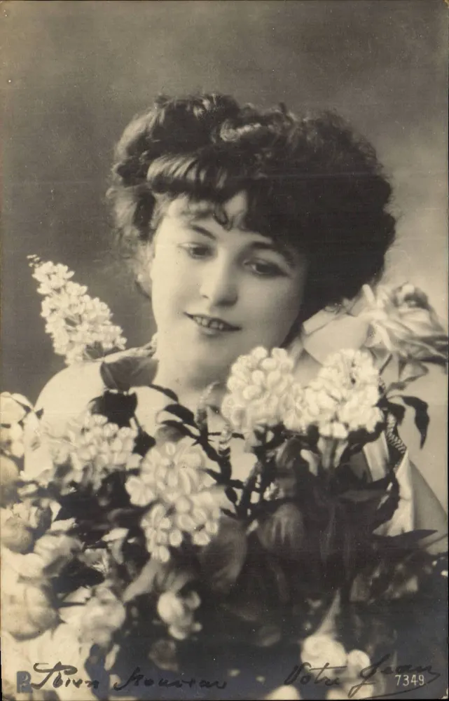 Frau mit Blumenbouquet — Unsere Jüngere — R. Rivon Nouveau, n°7349 - Vorderseite
