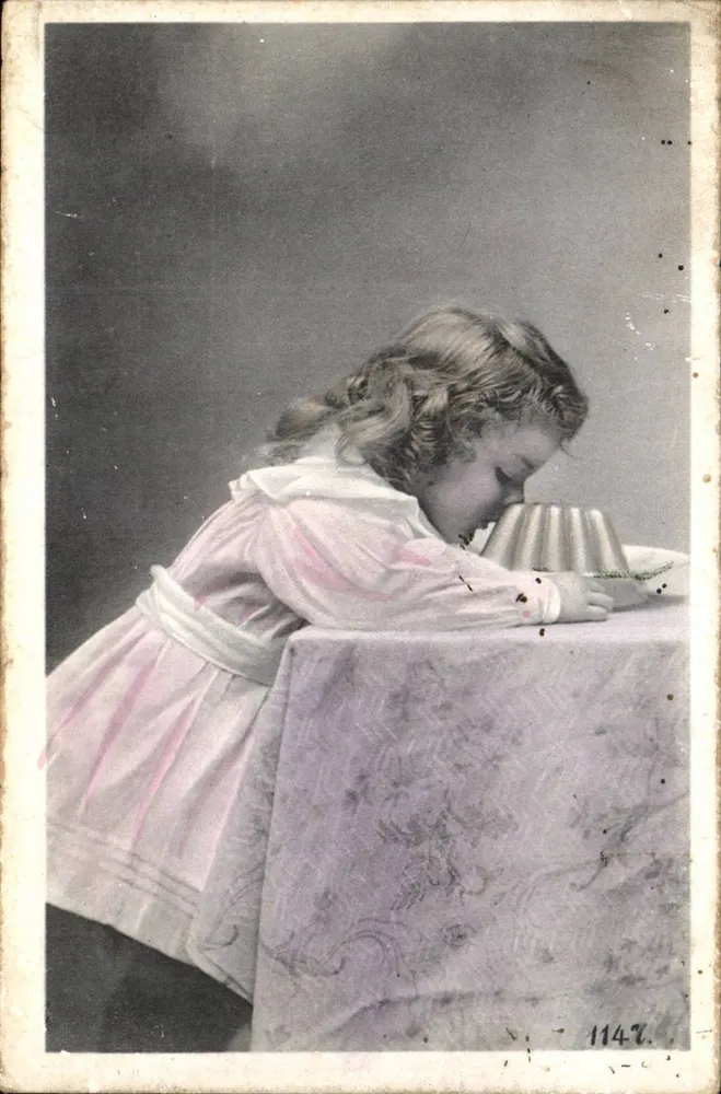 Menina pequena em vestido rosa — oração — D. B. U. St. Série 22/5 Delfins - Frente
