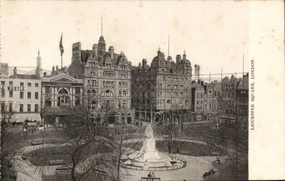 Leicester Square, London — Blick auf den Platz mit Brunnen und Gebäuden — Verlag Mantle, Seriennummer nicht sichtbar - Vorderseite