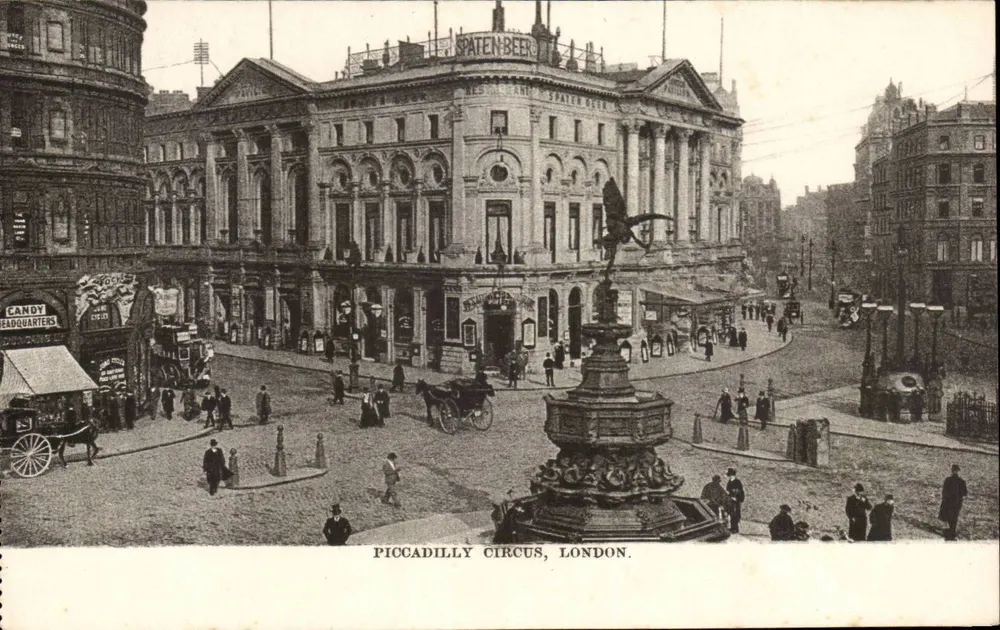 Piccadilly Circus, London — Ansicht der Fontäne und des Gebäudes Spaten Beer — unbekannter Verlag - Vorderseite