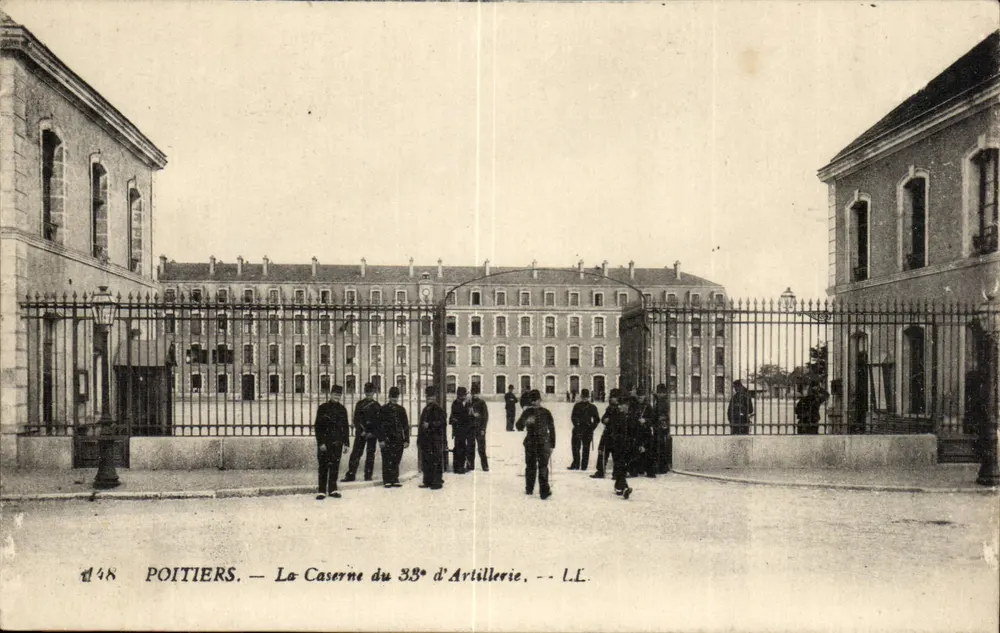 Poitiers — Die Kasernen des 38. Artillerieregiments — L.L. - Vorderseite