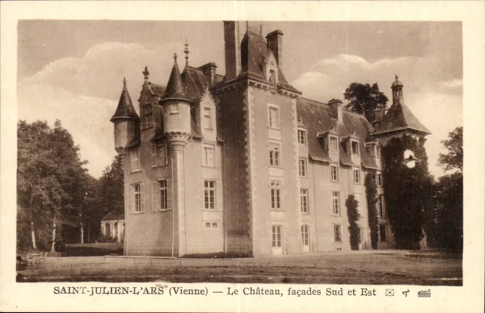 Saint-Julien-l'ArS (Isère) — Das Schloss, Süd- und Ostfassade - Vorderseite