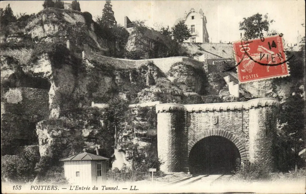Poitiers — A Entrada do Túnel — LL. — Editor LL, n° 153 - Frente