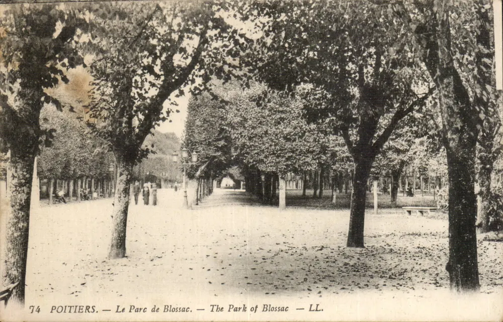 Poitiers — O Parque de Blossac — LL. — 74 - Frente