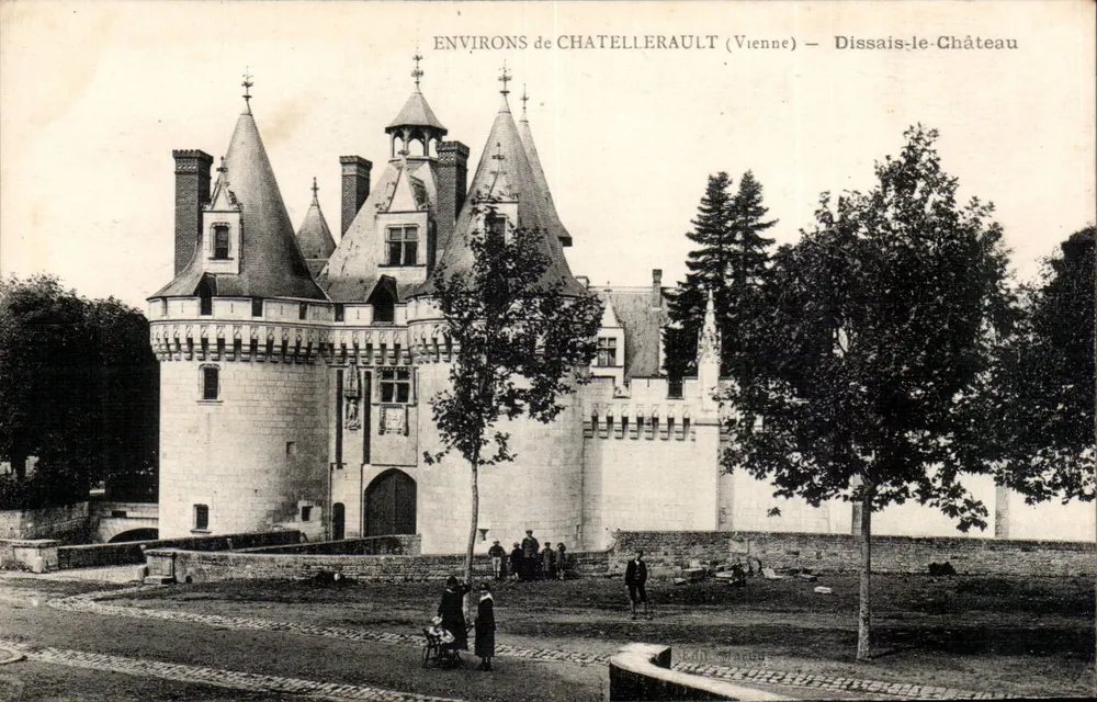 Dissais-le-Château — Environs de Châtellerault (Vienne) — Editor: Ed. Martin - Frente