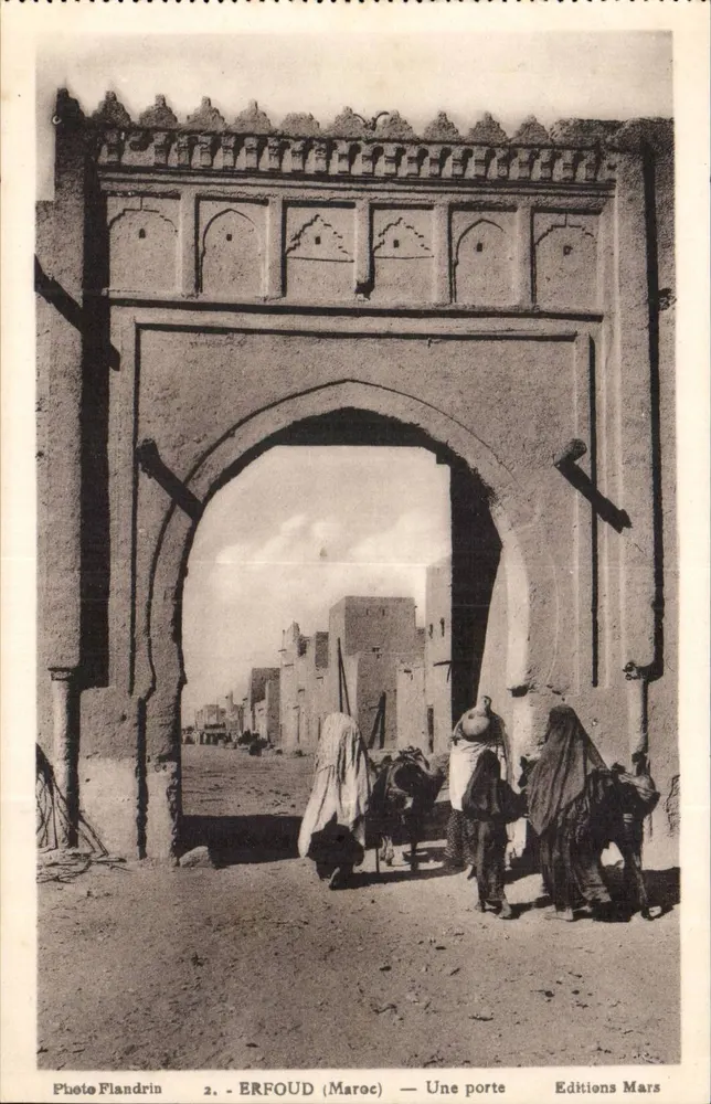 Erfooud (Marrocos) — Uma porta — Edições Mars - Frente