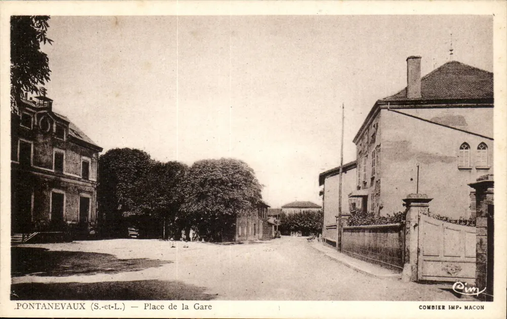 Pontanevaux (S.-et-L.) — Praça da Estação — Combier Imp. Macon - Frente