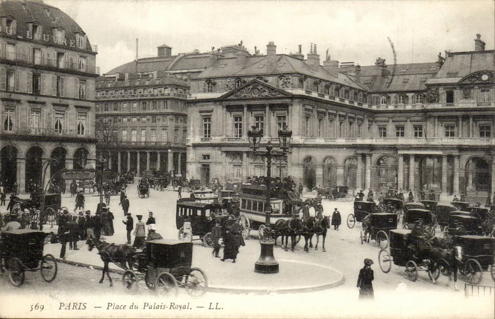 Paris — Praça do Palácio Real — LL. n° 569 - Frente