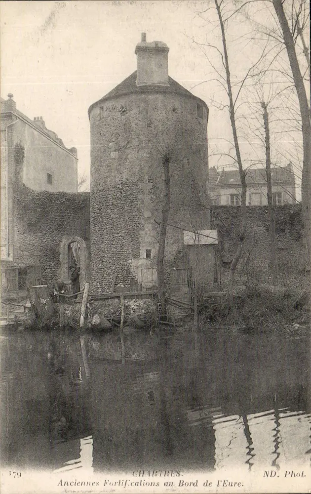 Chartres — Alte Befestigungen am Ufer der Eure — ND. Foto Nr. 179 - Vorderseite