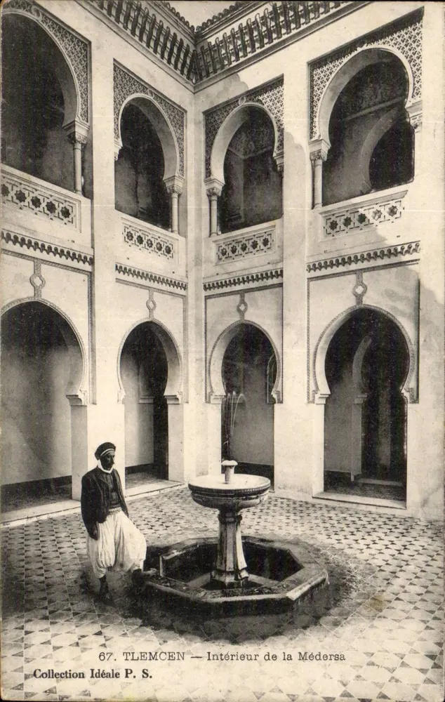 Tlemcen — Interior da Medersa — Coleção Ideal P. S. - Frente