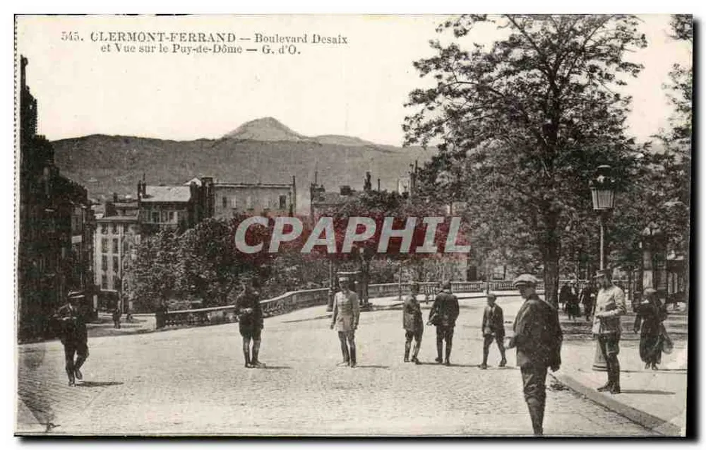Clermont-Ferrand — Boulevard Desaix und Blick auf den Puy-de-Dôme — G. d'O. - Vorderseite