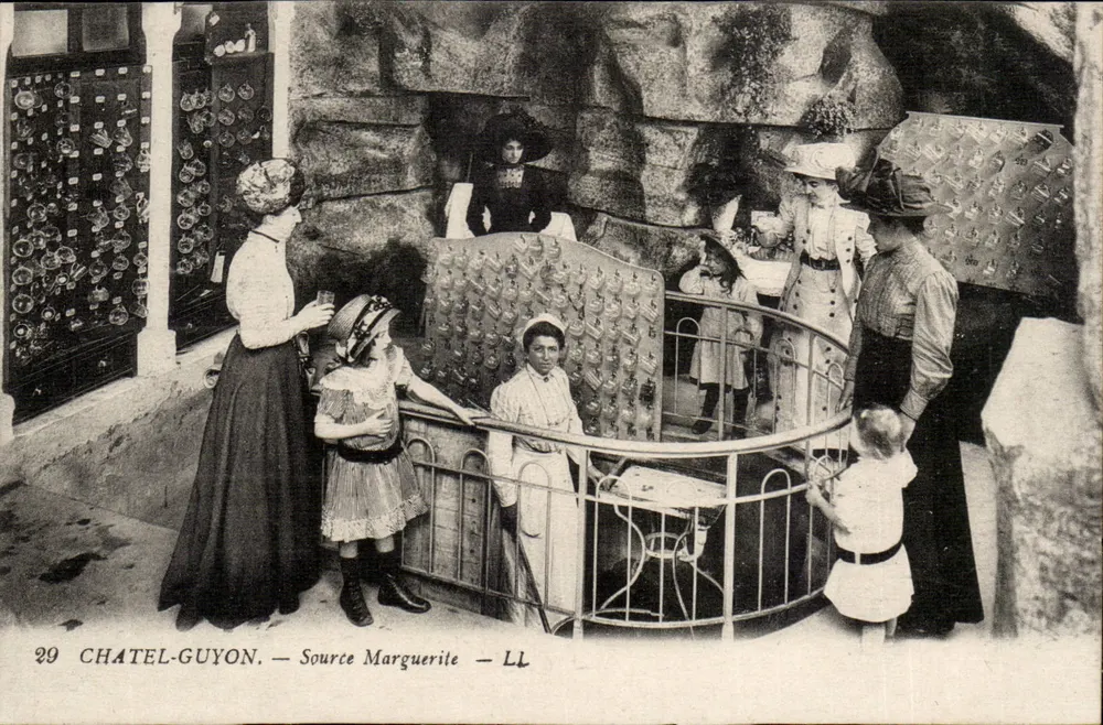 Châtel-Guyon — Fonte Marguerite — LL - Frente