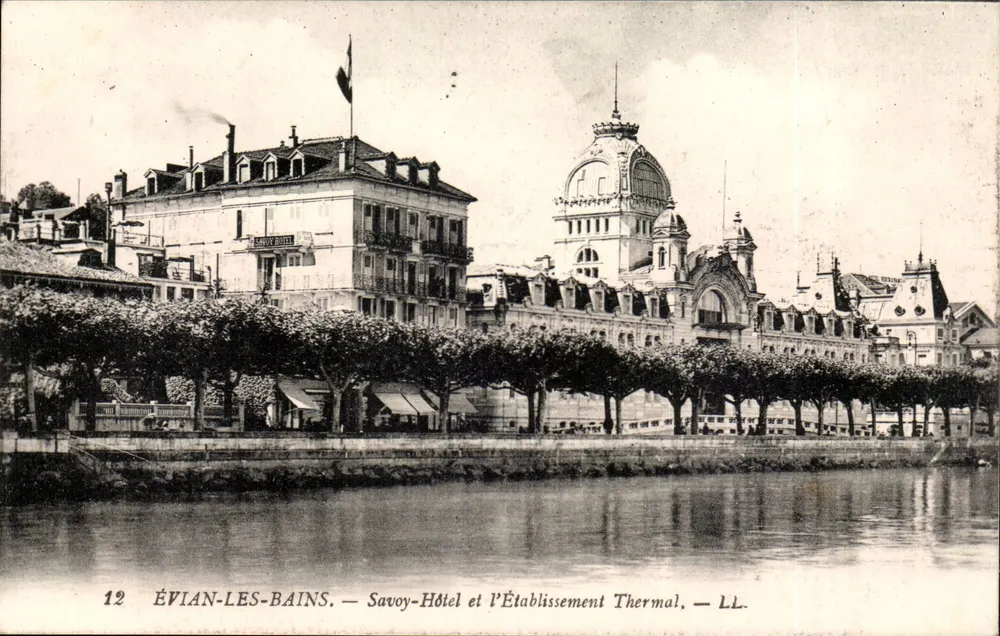 ÉVIAN-LES-BAINS — Savoy-Hotel und das Thermalbad — LL. - Vorderseite