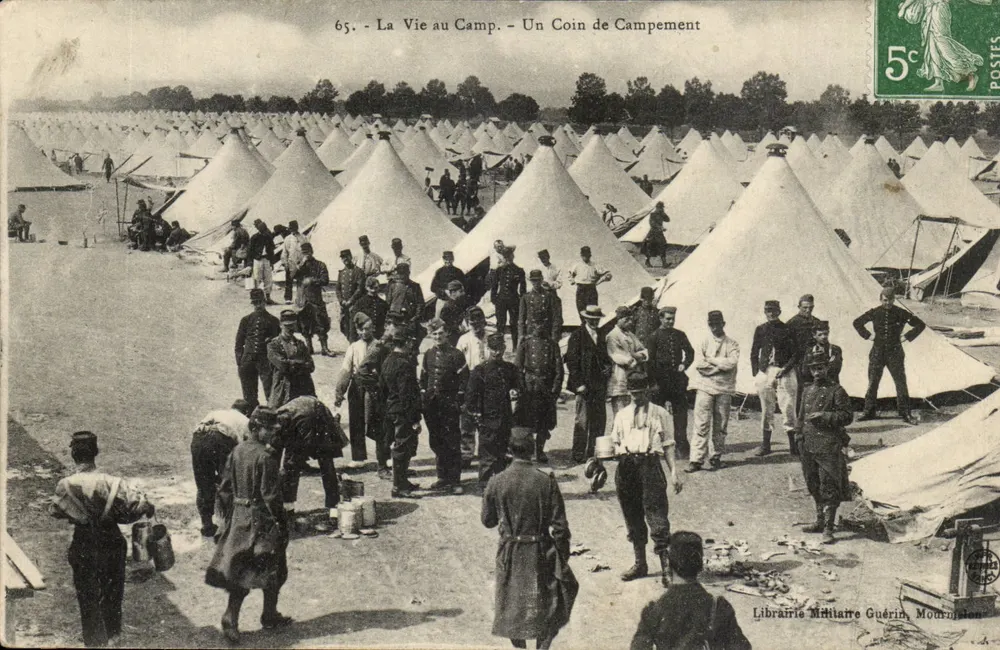 Militärlager — Leben im Lager — Ein Eckchen des Lagerplatzes — Militär-Buchhandlung Guérin, Mourmelon - Vorderseite