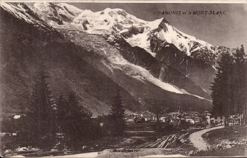 Chamonix e o Mont-Blanc — vista panorâmica — editor não identificado - Frente