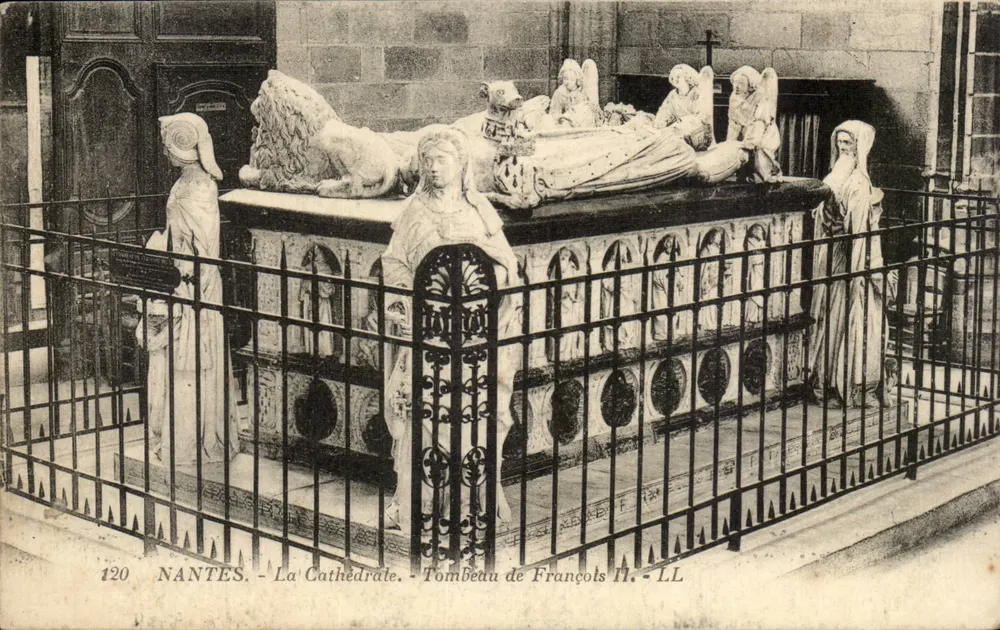 NANTES - Die Kathedrale - Grab von François II - LL - Vorderseite