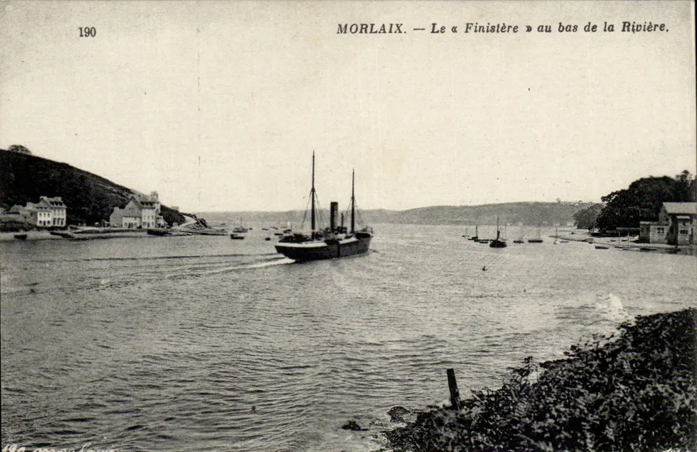 Morlaix — O « Finistère » na base do Rio — Antigos Estabelecimentos Neuruein e Cia, Imp. Créé, suc. Corbeil-Paris, n°190 - Frente