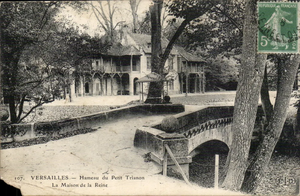 Versailles — Hameau du Petit Trianon — Das Königinnenhaus - Vorderseite