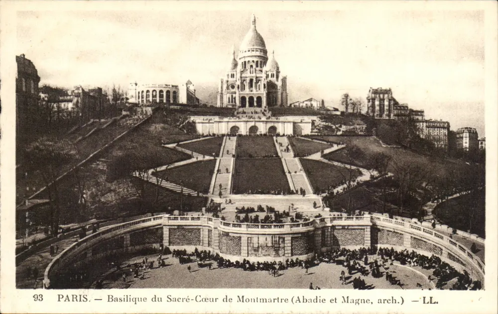 Paris — Basilika des Heiligen Herzens von Montmartre — Abadie und Magne, Architekten — LL. - Vorderseite