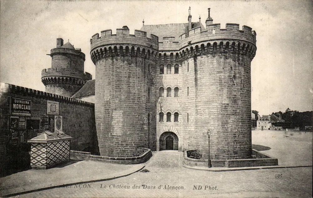 Alençon — O Castelo das Duquesas de Alençon — ND Phot. - Frente