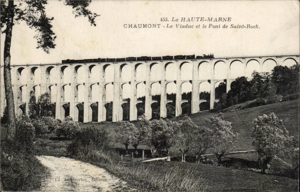 Chaumont - O Viaduto e o Ponte de Saint-Roch — La Haute-Marne — Editor A. Courtoy, n° 455 - Frente