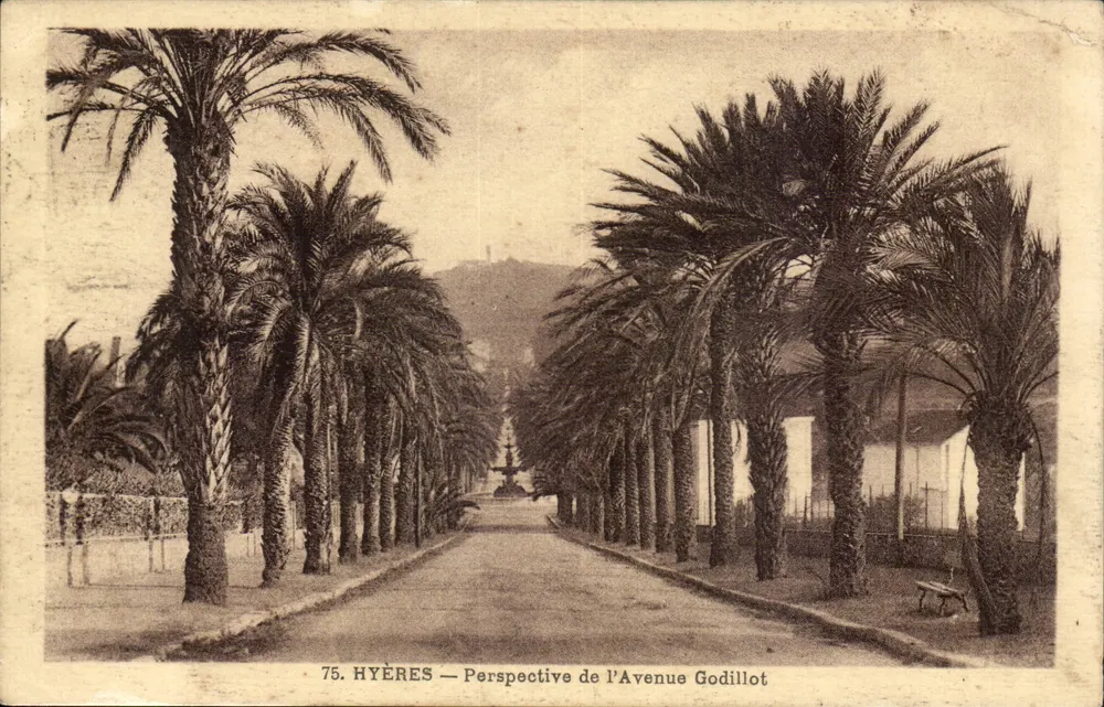 Hyères — Perspective de l'Avenue Godillot — Éditeur Huet, n°75 - Frente