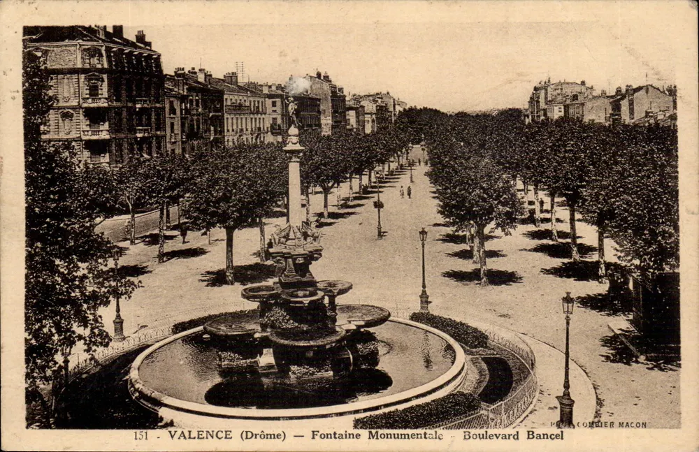 Valence (Drôme) — Fonte Monumental — Boulevard Bancel — Pérez Combier Macon 151 - Frente