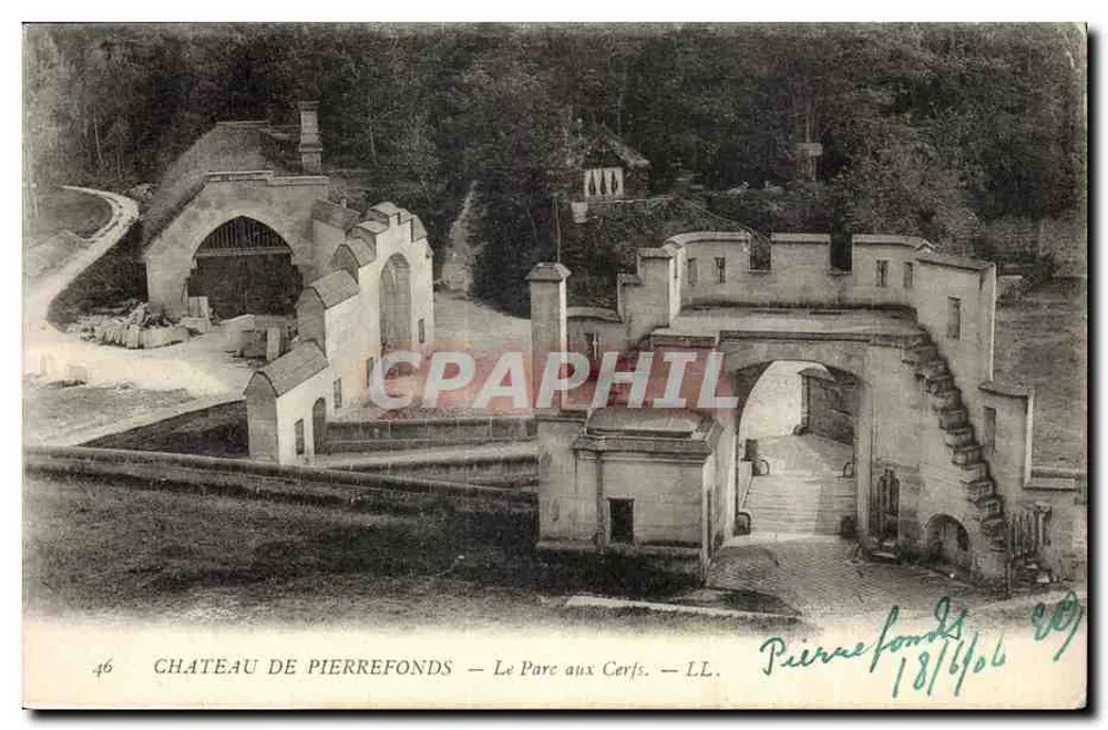 Castelo de Pierrefonds — O Parque dos Cervos — LL. - Frente