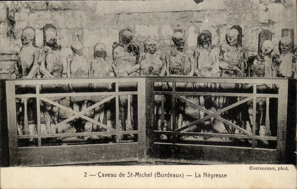 Krypta von St-Michel (Bordeaux) — Die Négresse — Coutenceau, phot. - Vorderseite