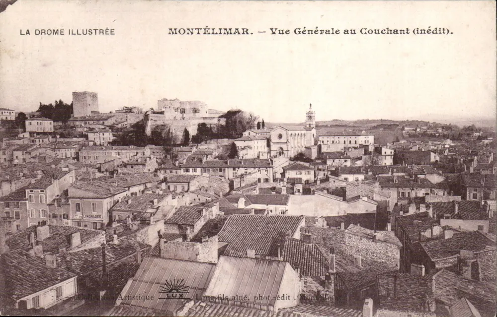 Montélimar — Vista Geral ao Pôr do Sol (inédito) — La Drome Illustrée, Langs-ils aîné, fot.-édit. Montélimar - Frente