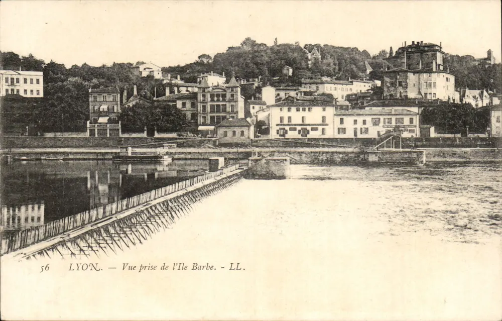 LYON — Uitzicht genomen vanaf Île Barbe — LL. — Nr. 56 - Voorkant