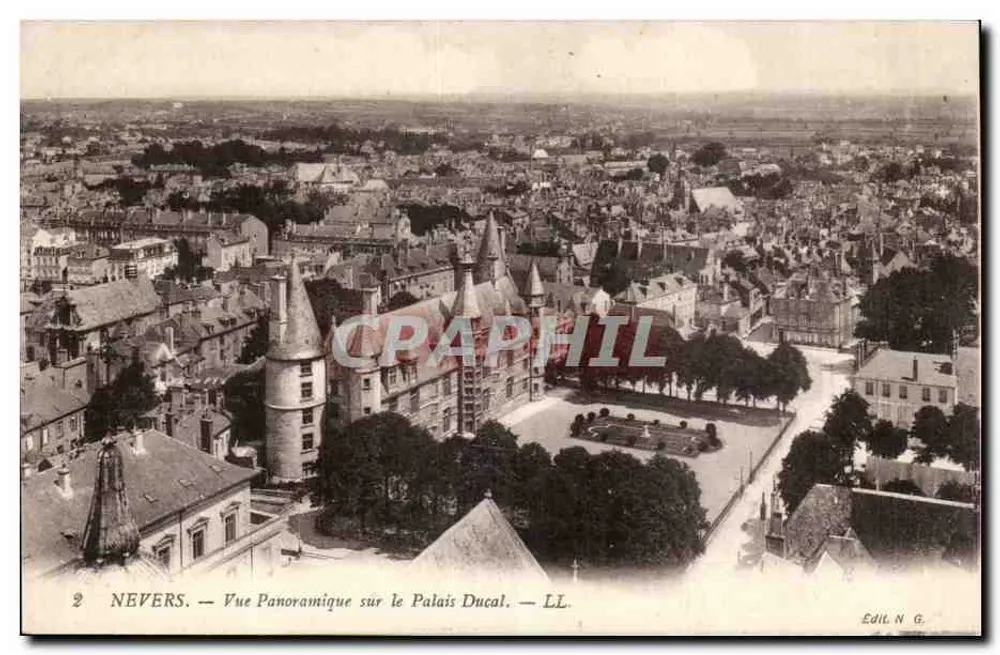 Nevers — Panoramablick auf das Ducal Palace — Edit. N.G. - Vorderseite