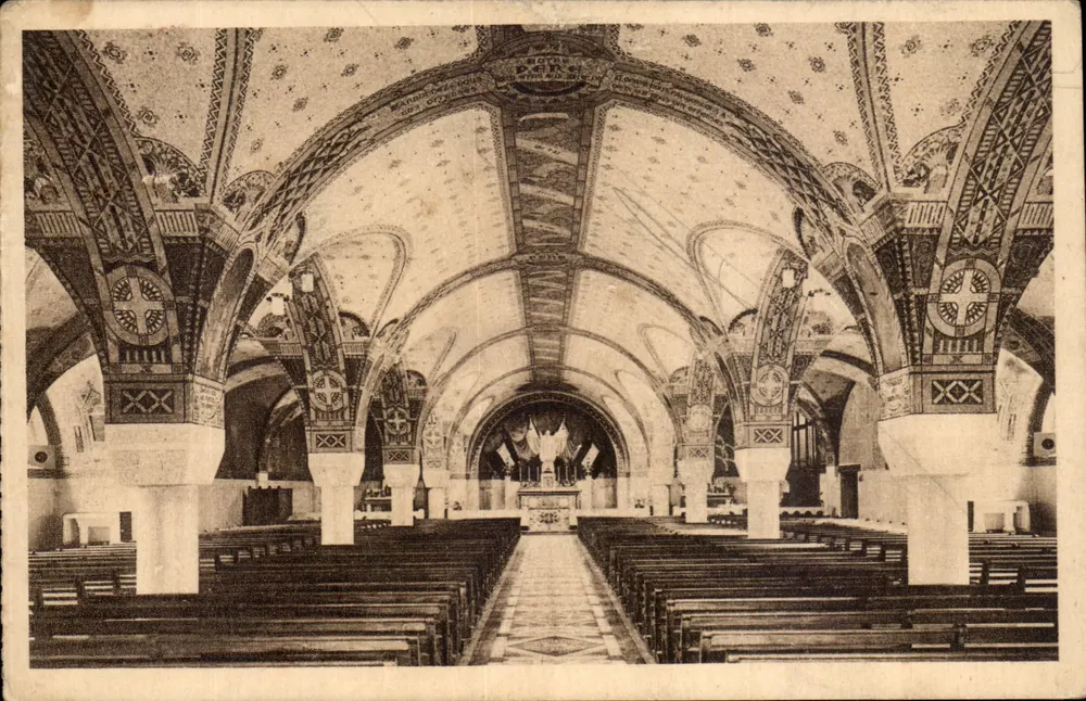 Interior da igreja — Usieux — Edição C. B. S. T., Listeux - Frente