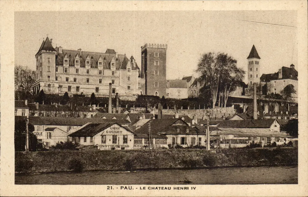 Pau - O Castelo de Henrique IV — vista panorâmica com fábrica Cougnet em primeiro plano — editor Labouche Frères, Toulouse, n° 21 - Frente