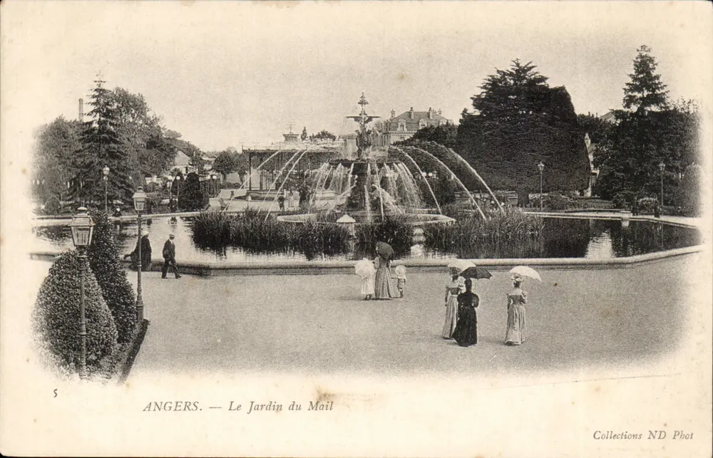 Angers — O Jardim do Mail — Collections ND Phot - Frente