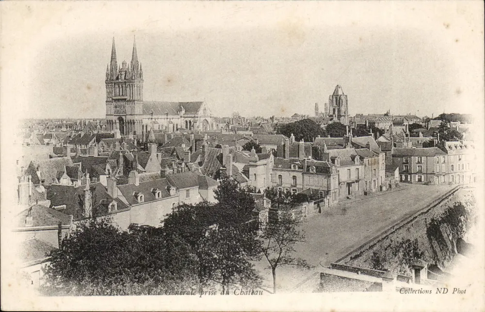 Angers — Vista Geral tirada do Castelo — Coleções ND Fot - Frente
