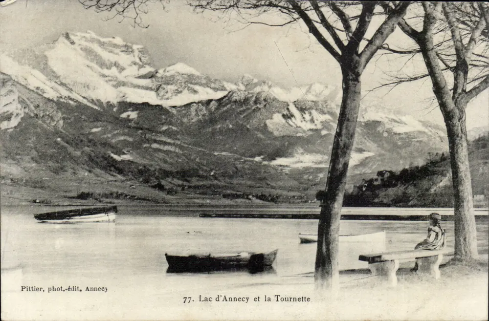 Lago d'Annecy e a Tournette — vista panorâmica com montanhas nevadas — Pittier, fot.-edit. Annecy, n°77 - Frente
